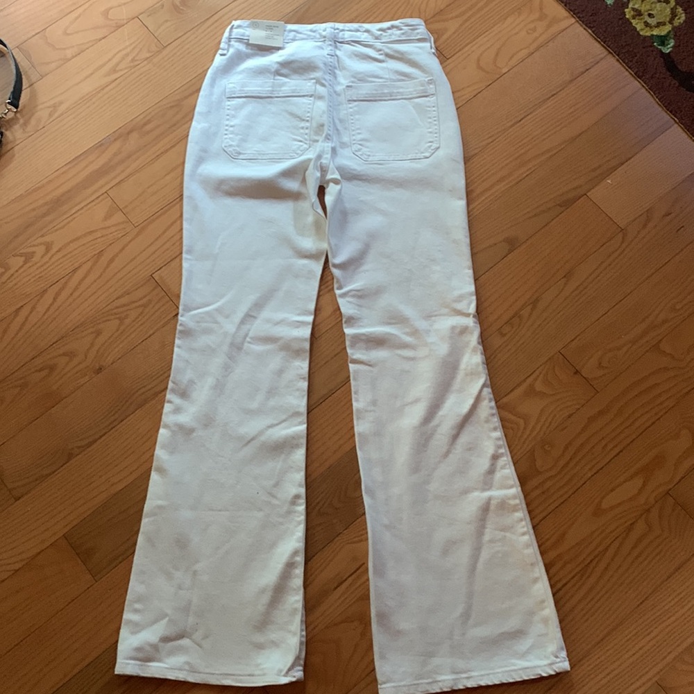 New Universal Threads High Rise Flare size 2 - Picture 8 of 9